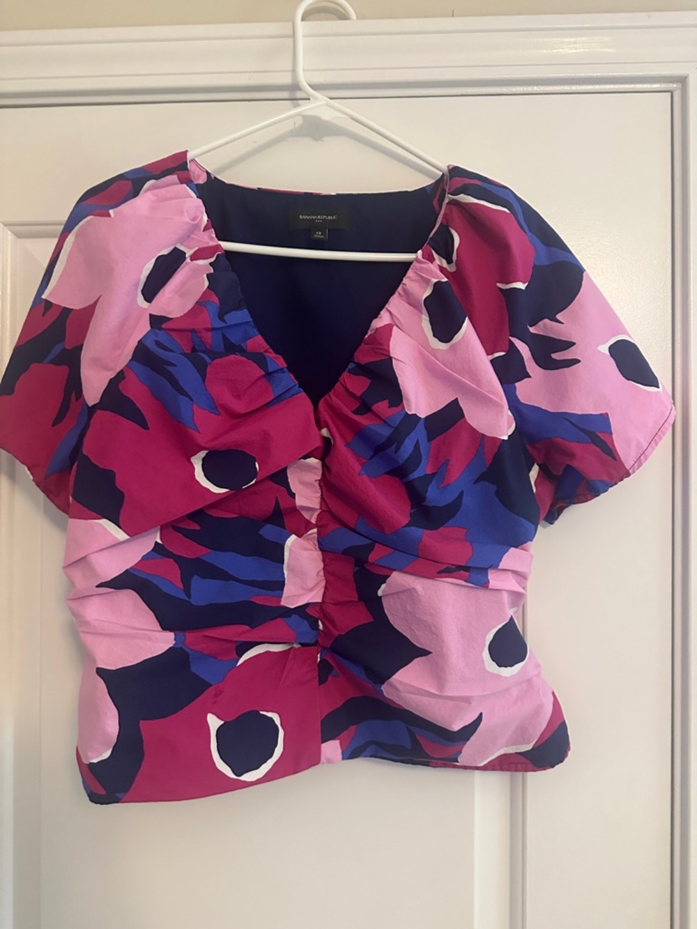 Banana Republic Pink, Magenta & Blue Abstract V-Neck Blouse
